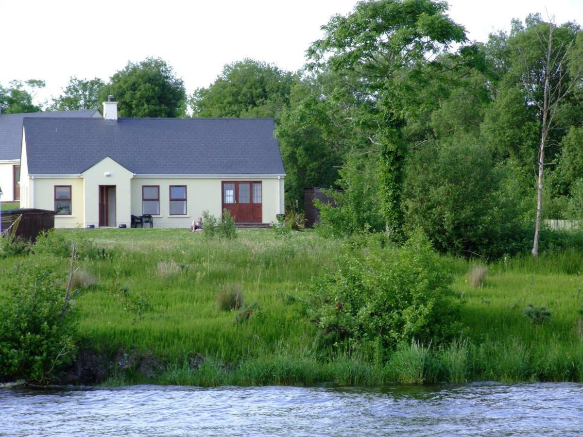 Kesh Lakeside Cottage Esterno foto